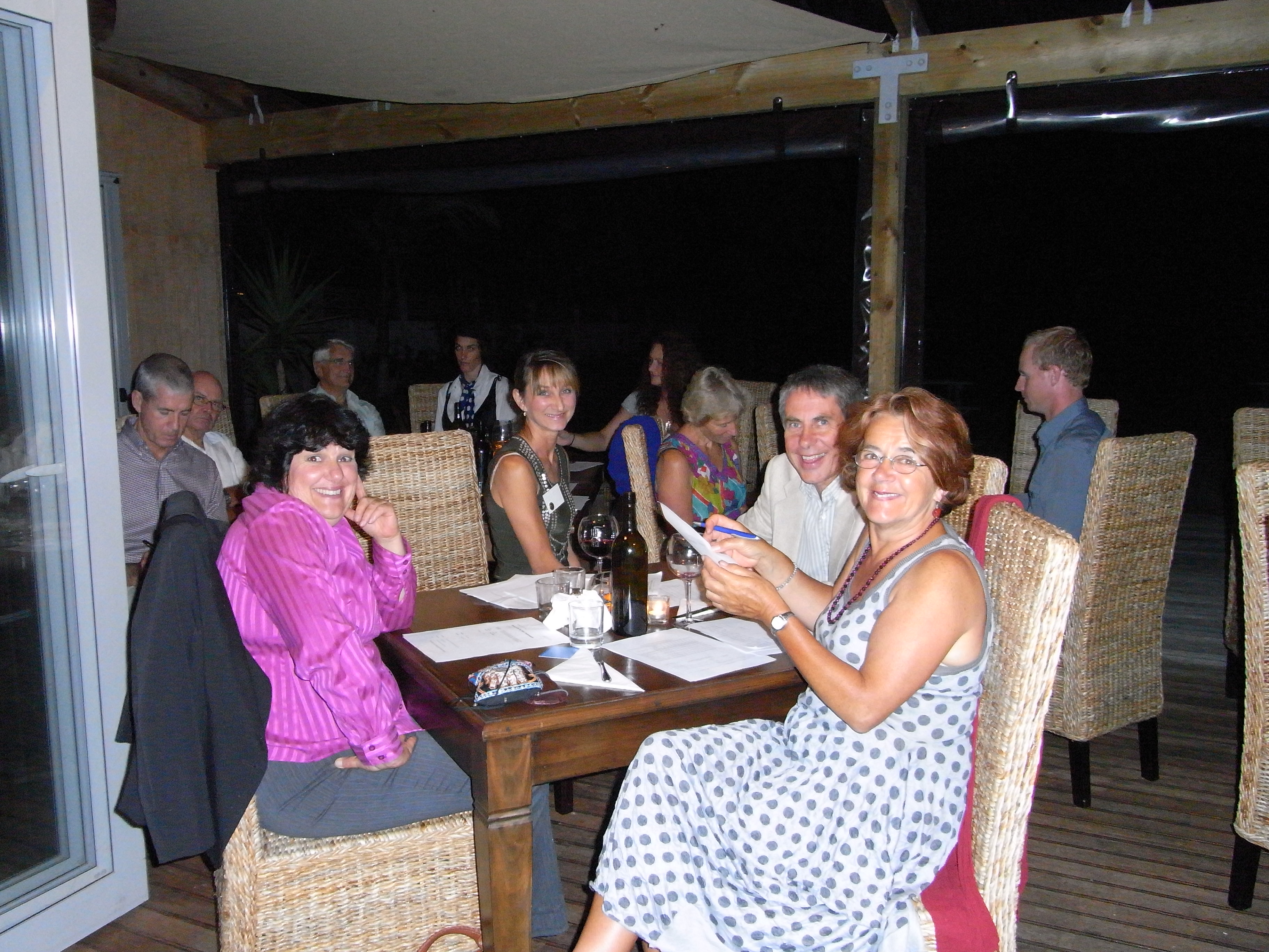 akeake-diners.jpg